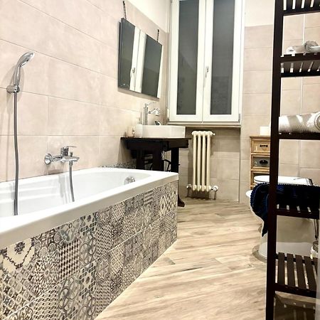 Lu.Lu Suite And Rooms 皮亚琴察 外观 照片