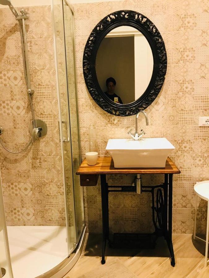 Lu.Lu Suite And Rooms 皮亚琴察 外观 照片