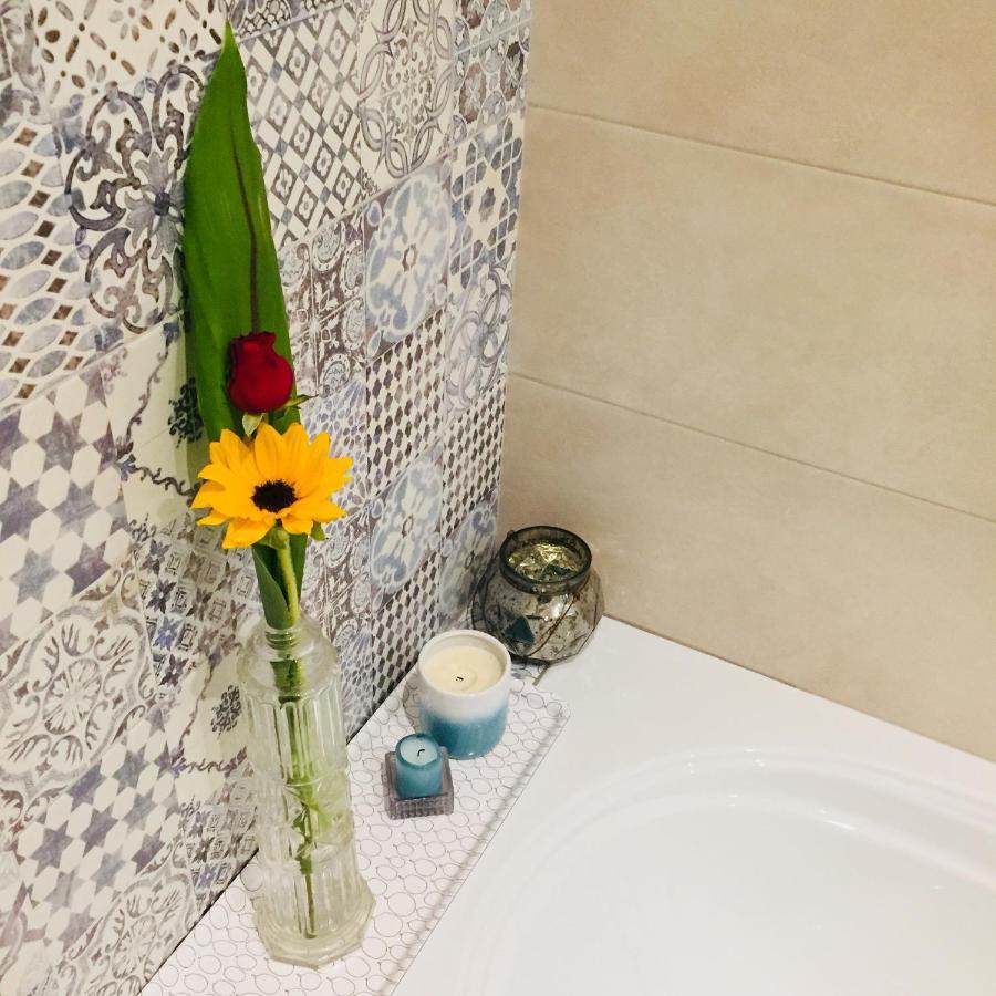 Lu.Lu Suite And Rooms 皮亚琴察 外观 照片